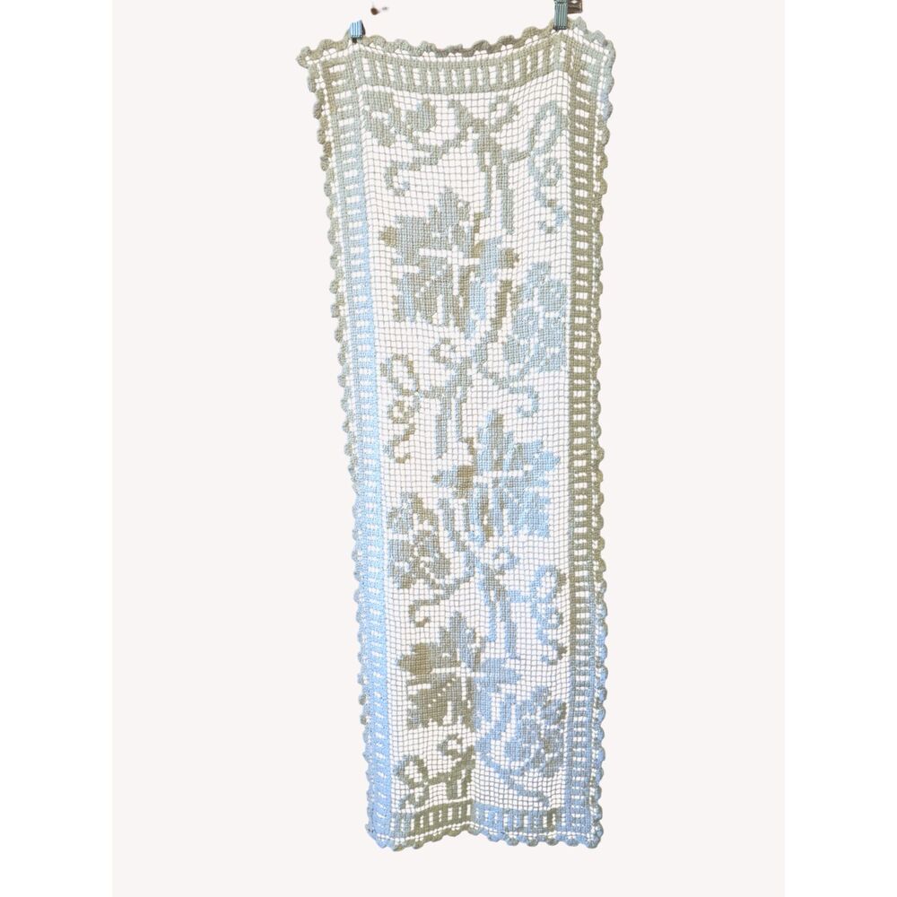 Hand Knotted Fillet Lace Table Runner Piano Scarf Maple Leaf Cream Vintage Linen